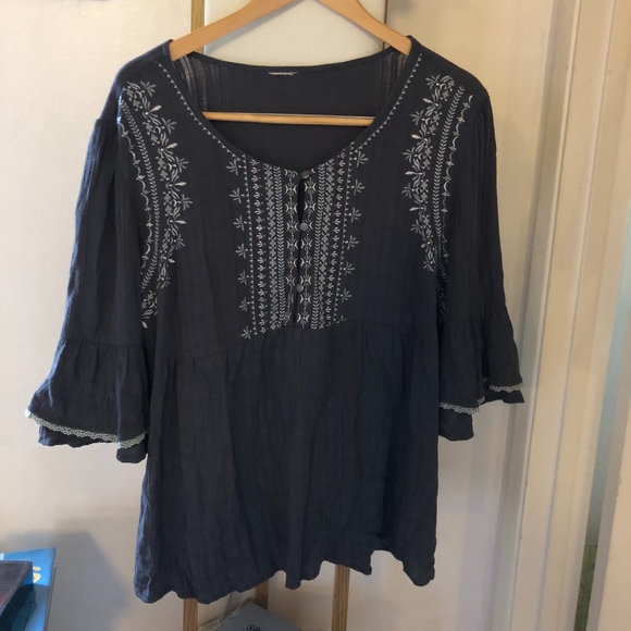 Knox Rose Tops - Knox Rose grey embroidered boho top (re-posh)